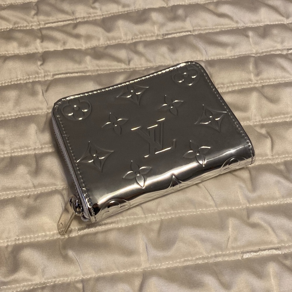 Authentic Louis Vuitton Mirror Zippy Coin Purse